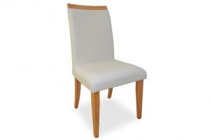 Silla 570 – Asiento y respaldo tapizado – Patas de madera maciza lustrado