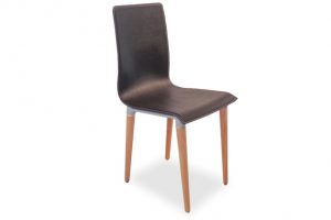 Silla 925 – Patas de Madera maciza y asiento Simil Cuero